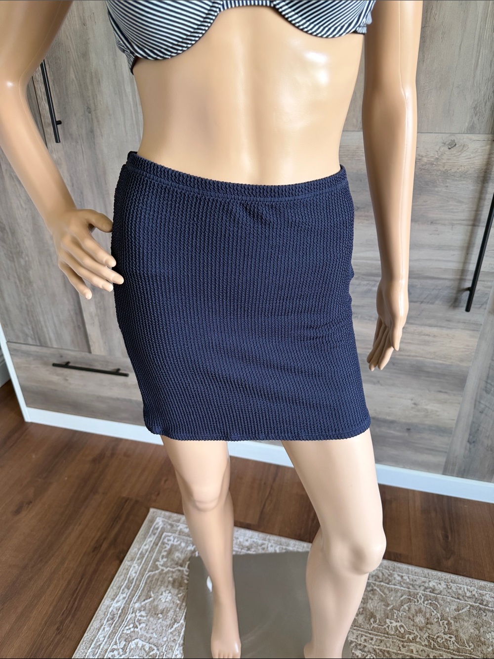 Michael Kors Navy Textured Mini Skirt, size M (Bottom Piece from 2 Piece Set)